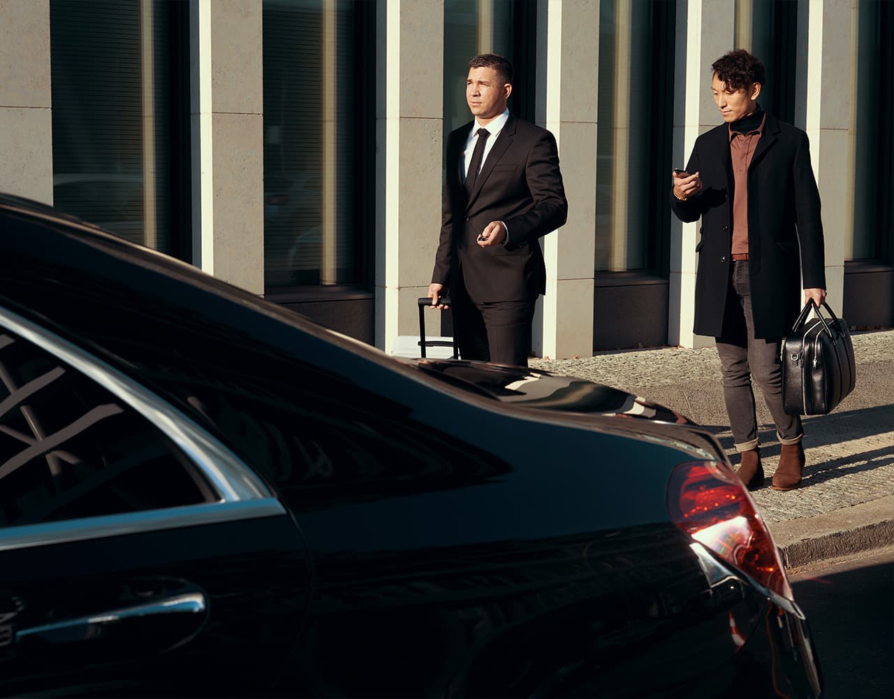 Luxury Car Rental China With Driver for VIP Clients