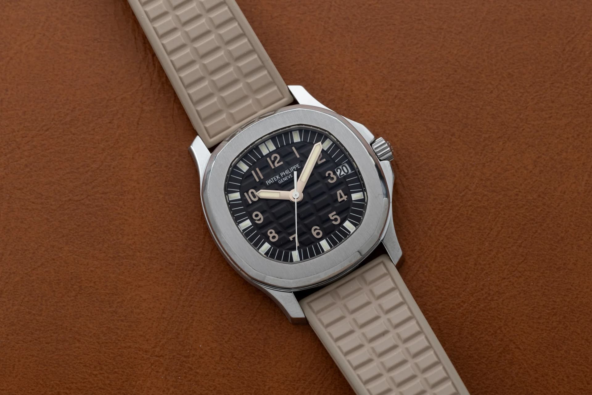 Patek Philippe Rubber Strap: A New Era of Watch Accessories