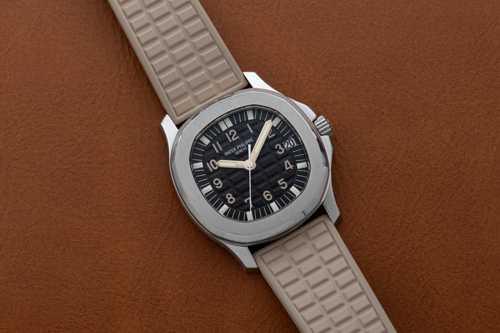 Patek Philippe Rubber Strap: A New Era of Watch Accessories