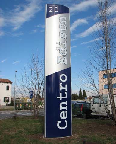 Totem Publicitario Resistente para Interior y Exterior