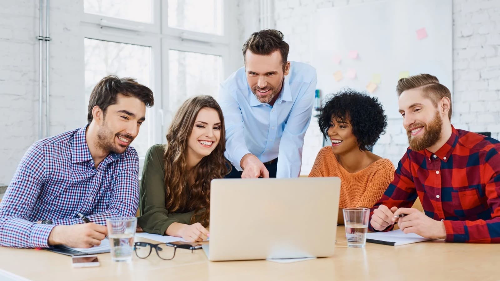 HOW AI IS TRANSFORMING COMPETITIVE INTELLIGENCE