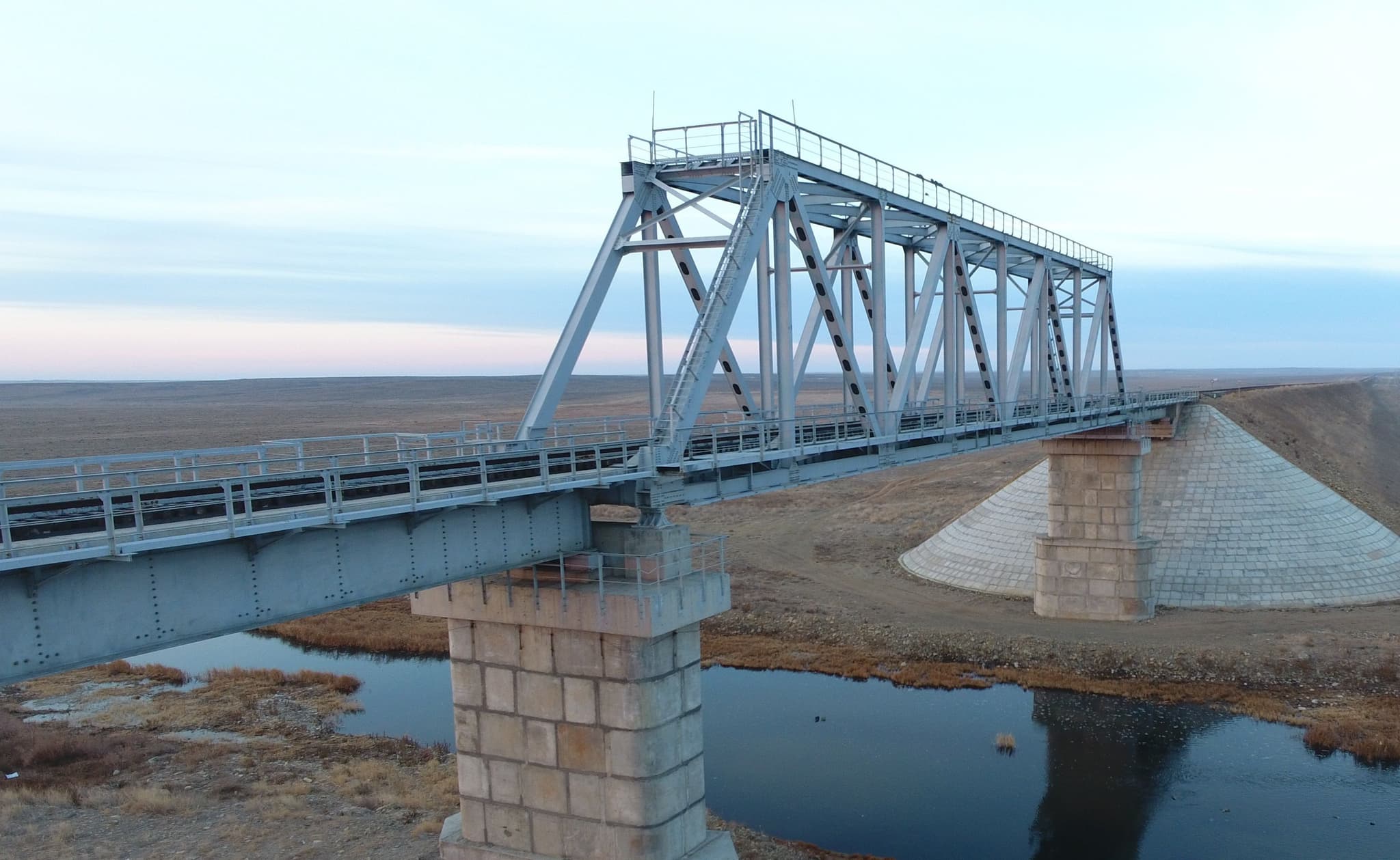 Enhancing Commerce Through Efficient North American Rail Solutions