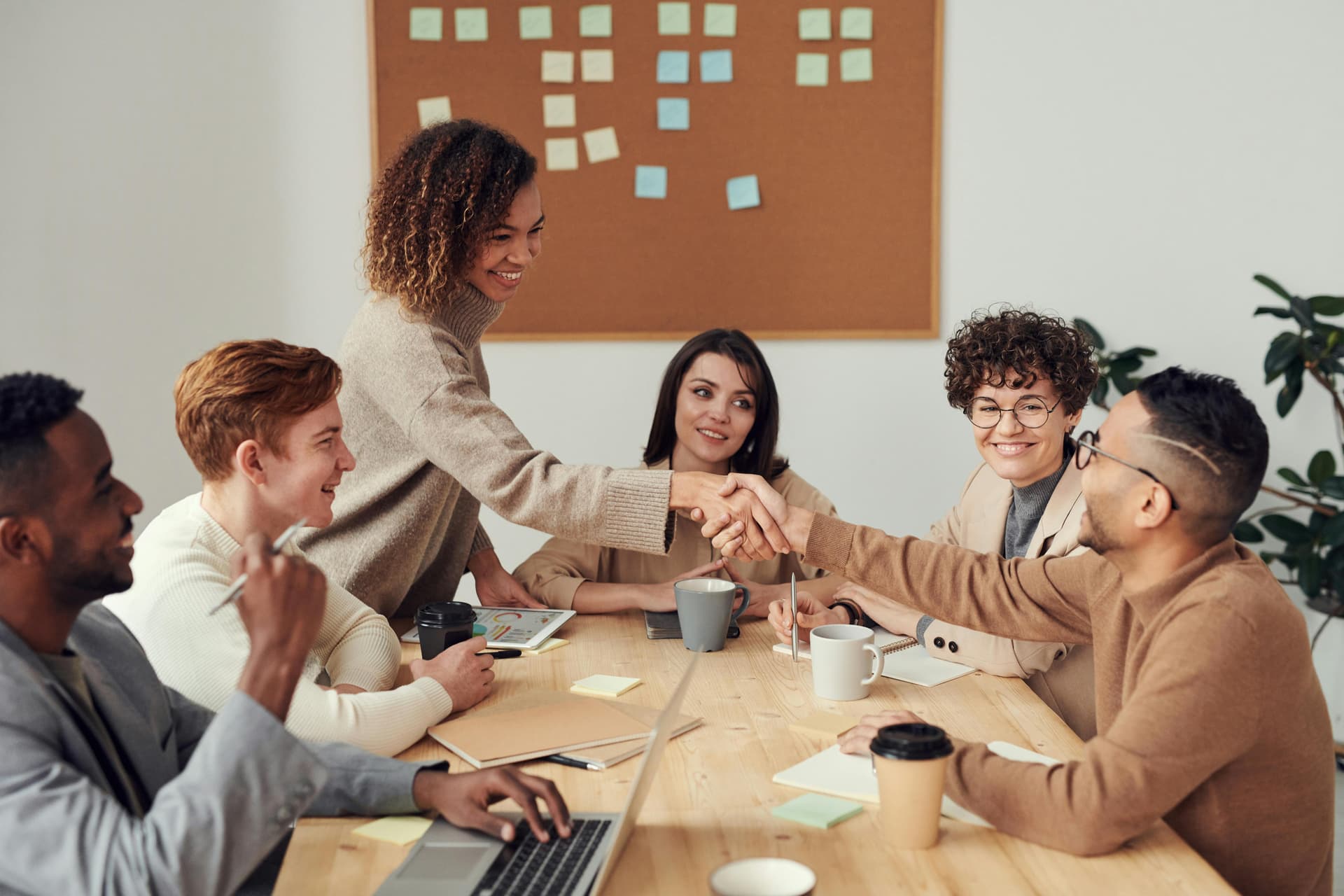 B2B Buyer Insights: How to Build Strong Relationships with Suppliers