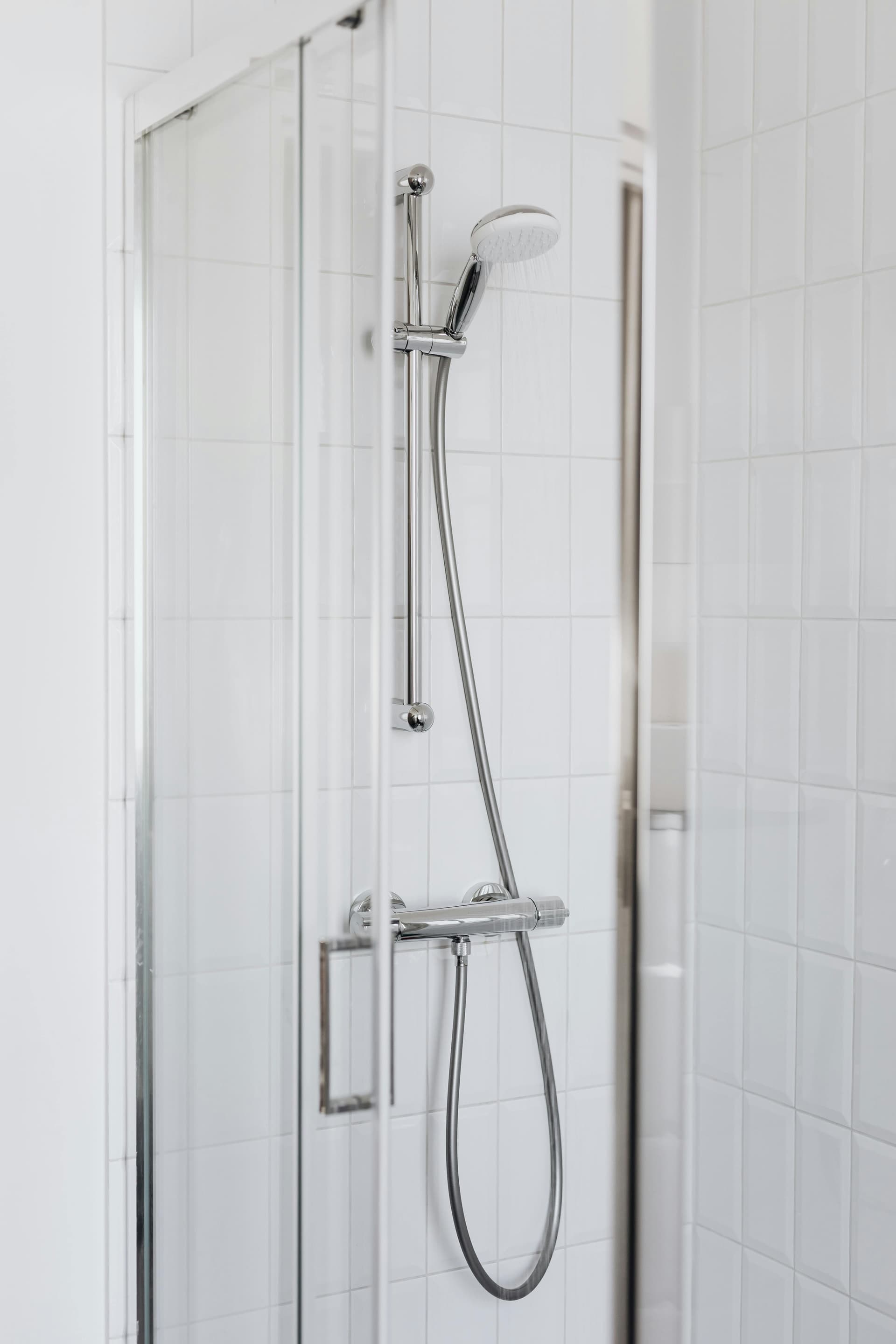 Elegant Showers AU Transform Your Bathroom with Style