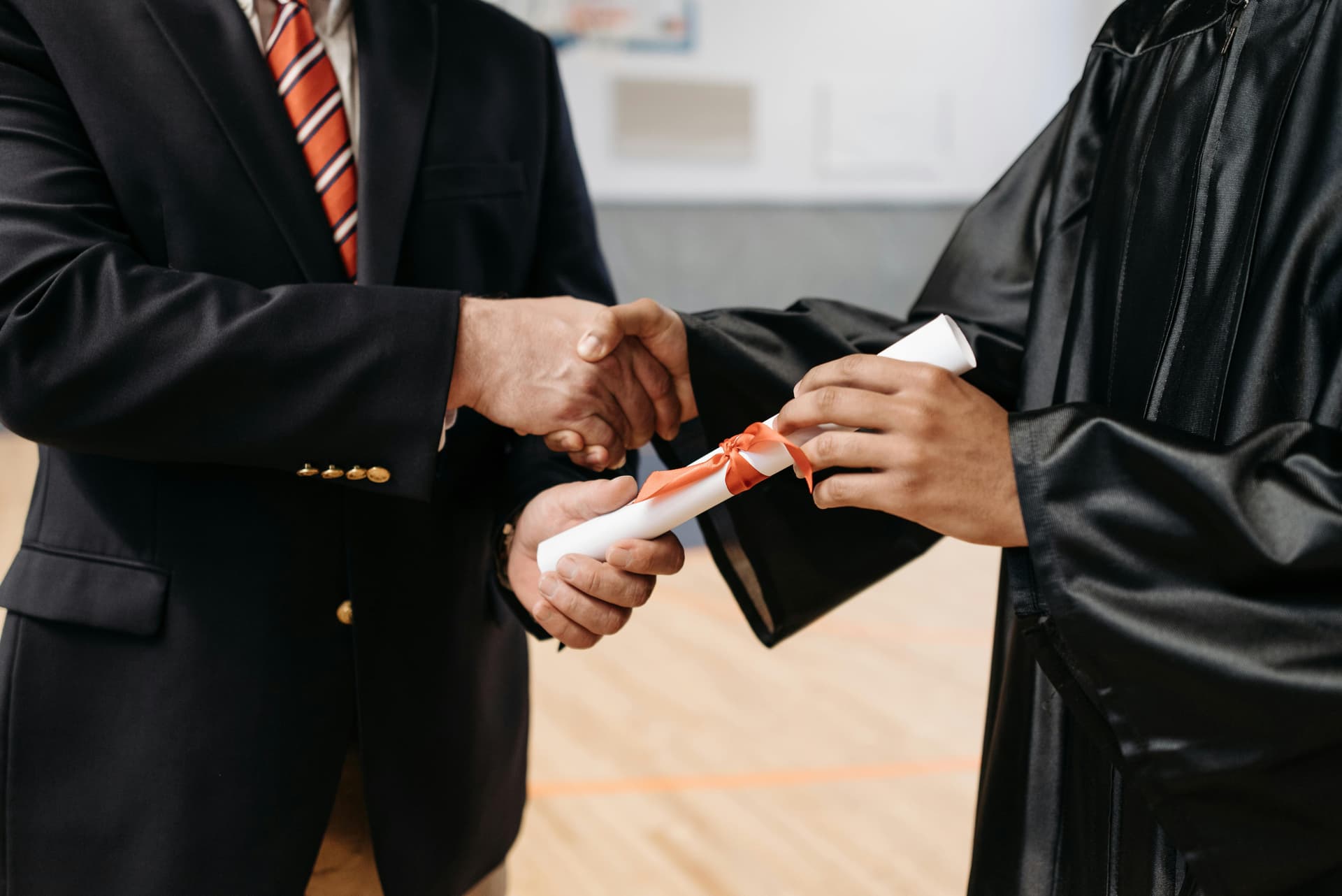 Tips for Choosing the Best Fake Diplomas Safely