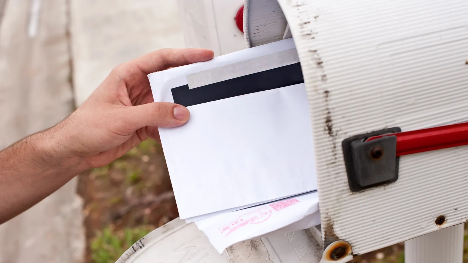 Streamline Campaign Management Using a Professional direct mail company
