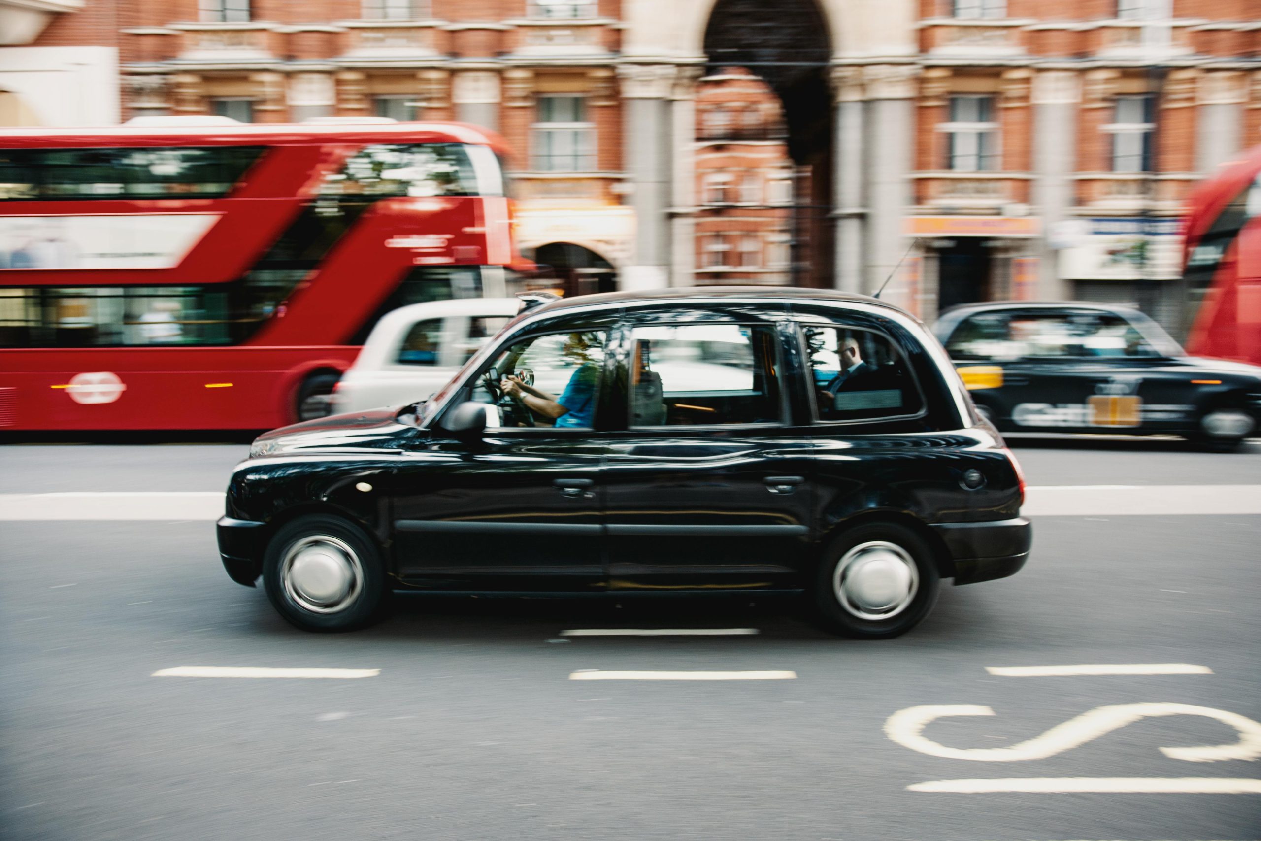 Airport Transfers from Thames Ditton – Book Your Taxi Today
